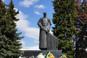 Мемориальный комплекс на площади Революции. Фото 2022 г.
