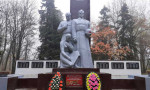 Дубовое, с. Памятник воинам-землякам, павшим в годы Великой Отечественной войны